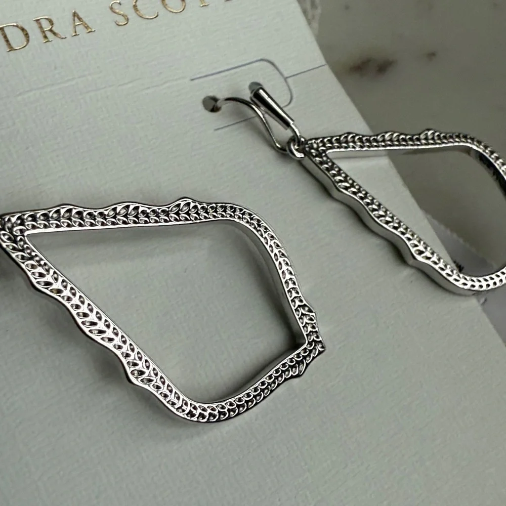 Kendra Scott Sophee Drop Earrings in Silver